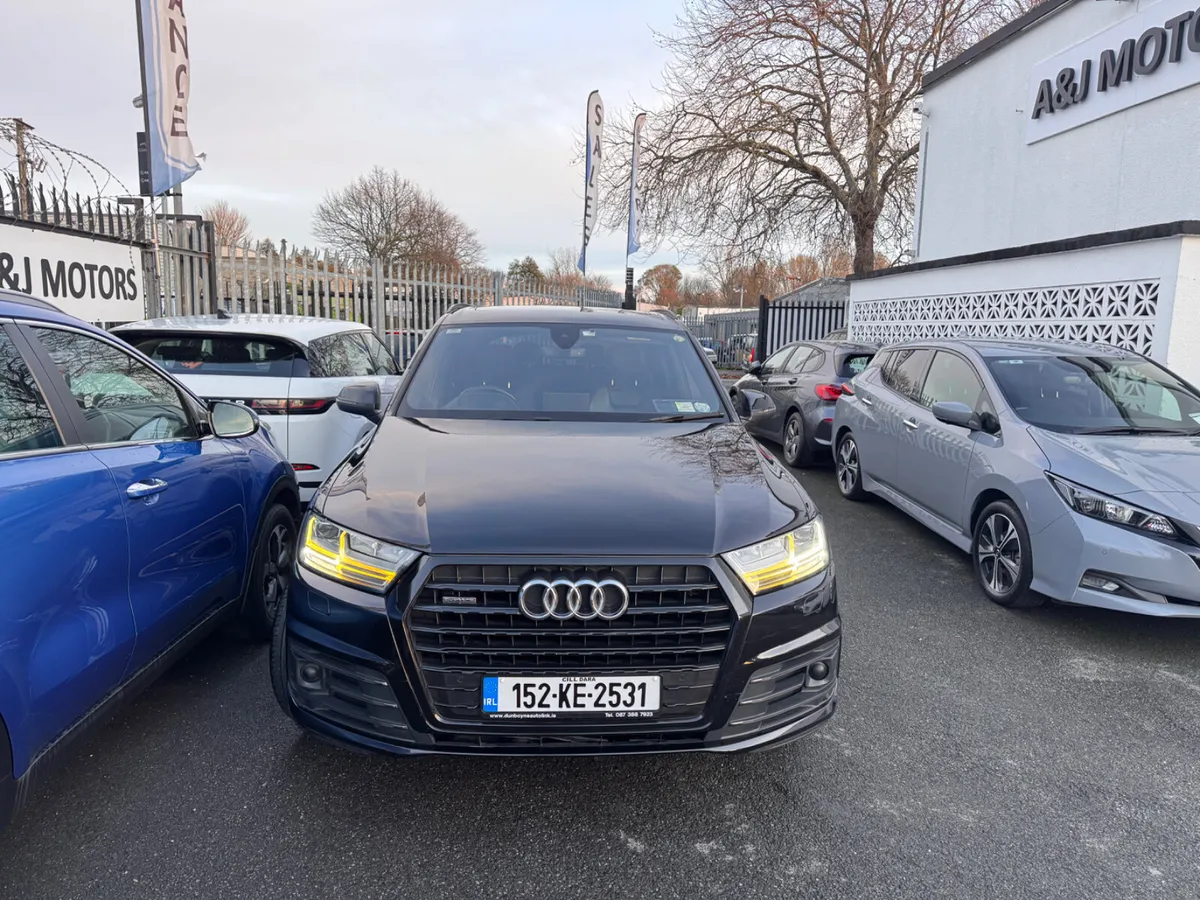 Audi Q7 3.0 Quattro S Line  Glass Roof 7 Seats - Image 2