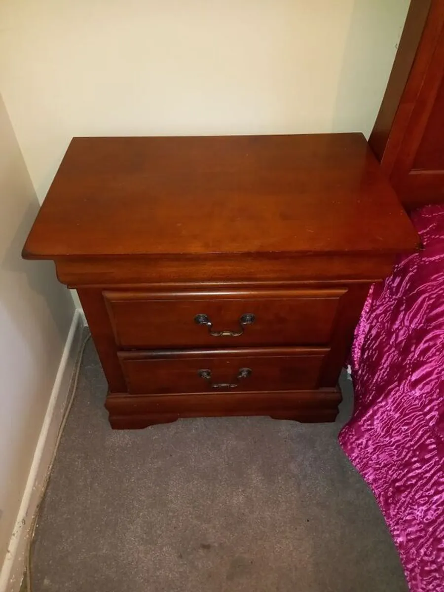 King size bed and suite - Image 4