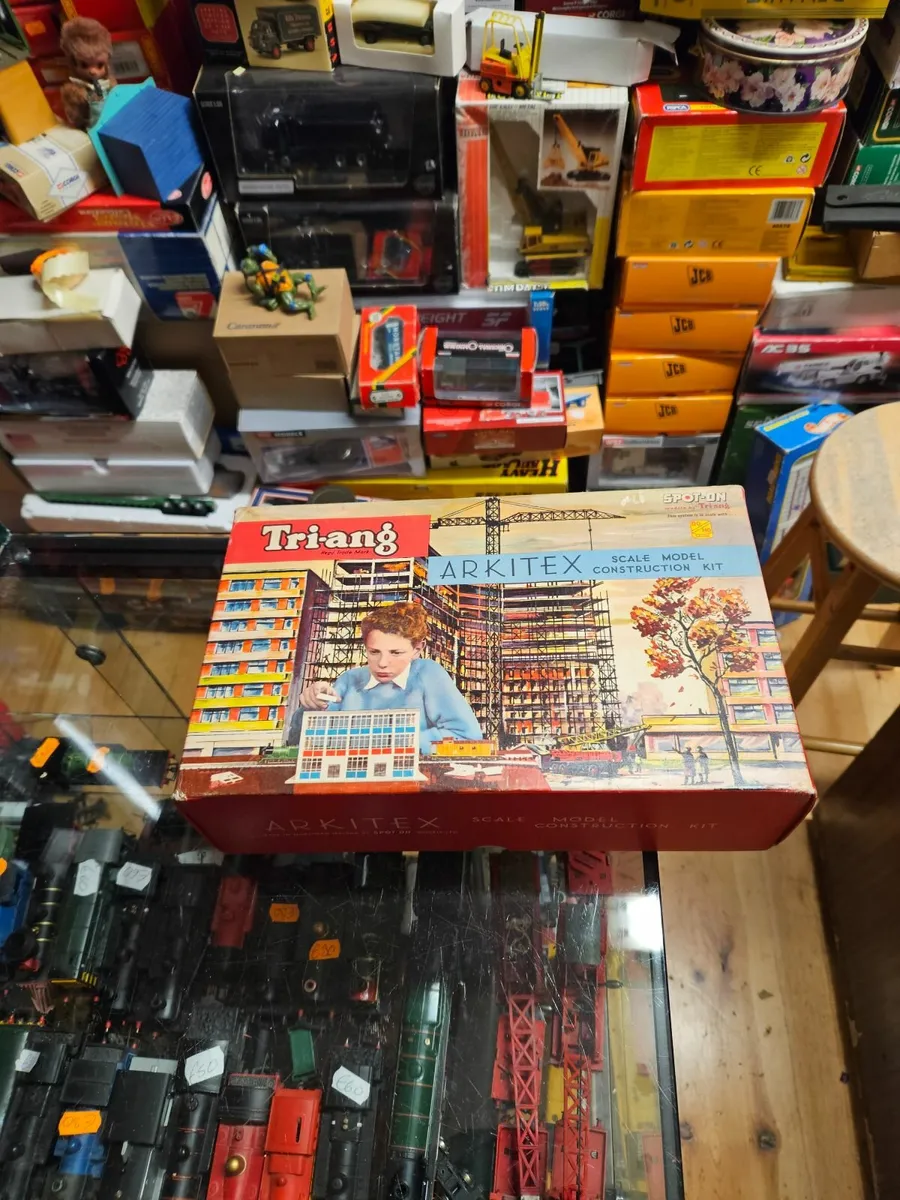 Vintage Triang Arkitex Construction Set - Image 1