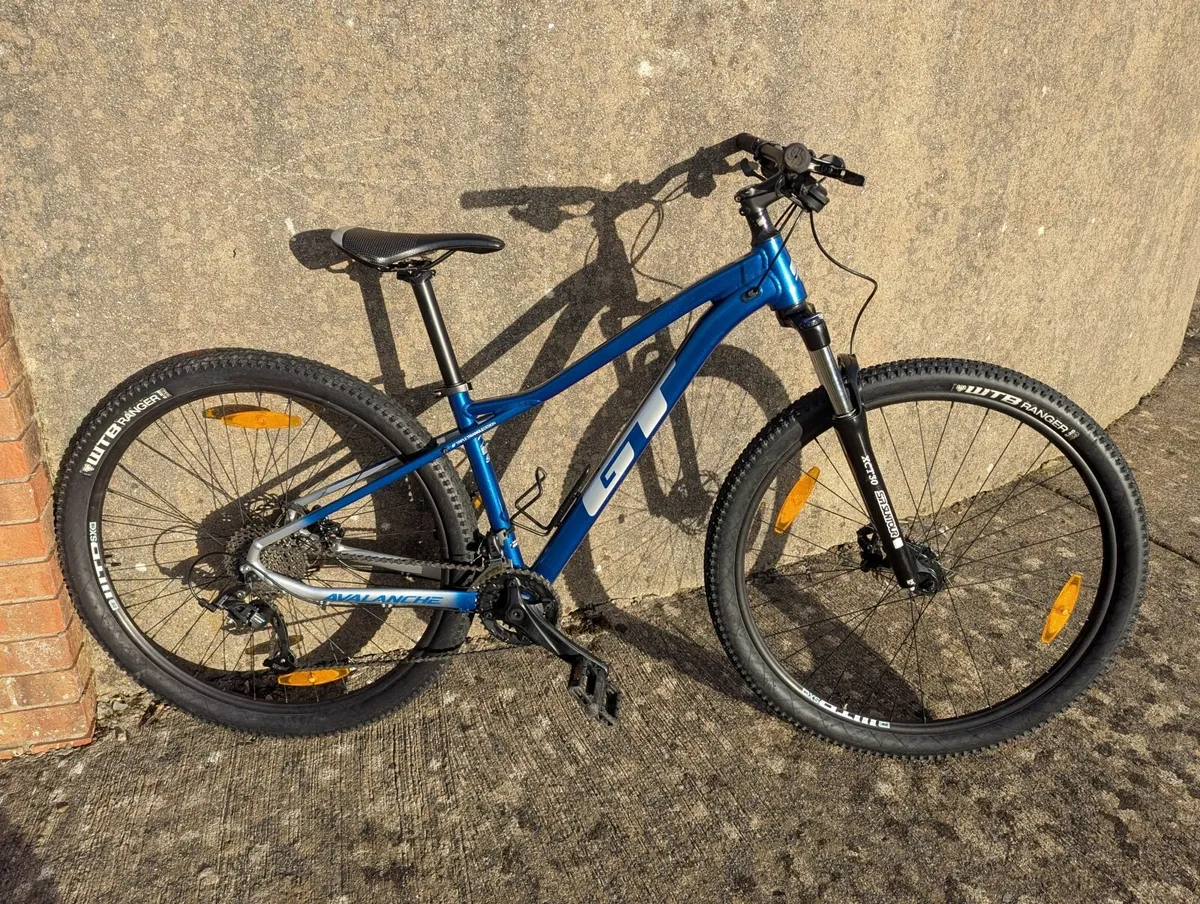 Mountain Bike - like new ( kids or small adult ) - Image 1