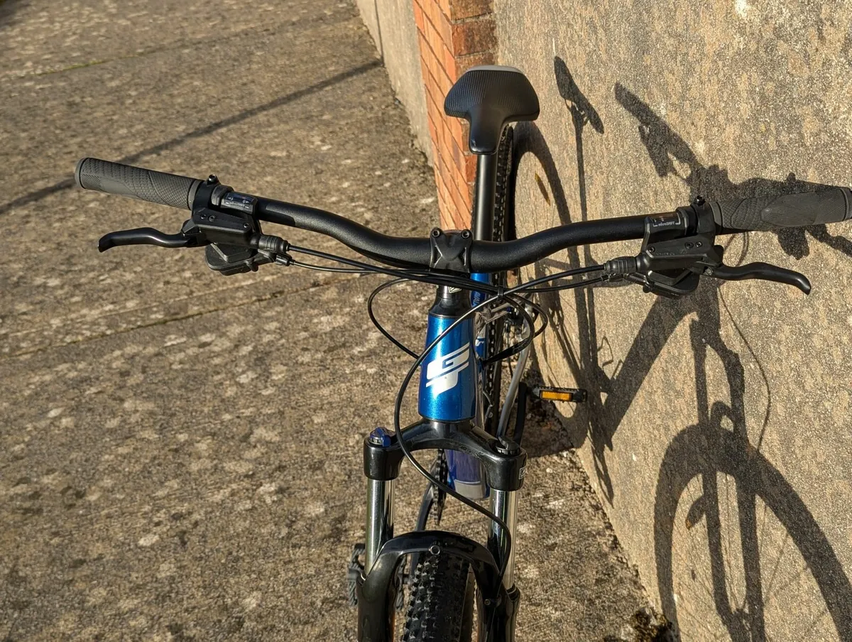 Mountain Bike - like new ( kids or small adult ) - Image 3