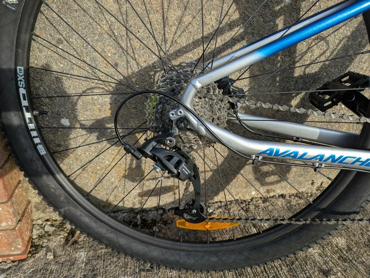 Mountain Bike - like new ( kids or small adult ) - Image 4