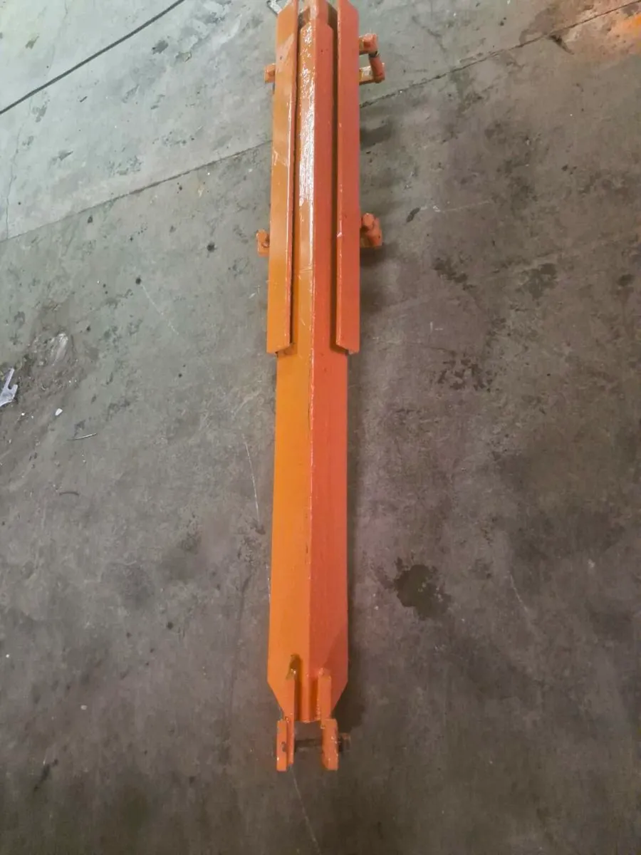 HITACHI 20-30T RAM GUARD - Image 1