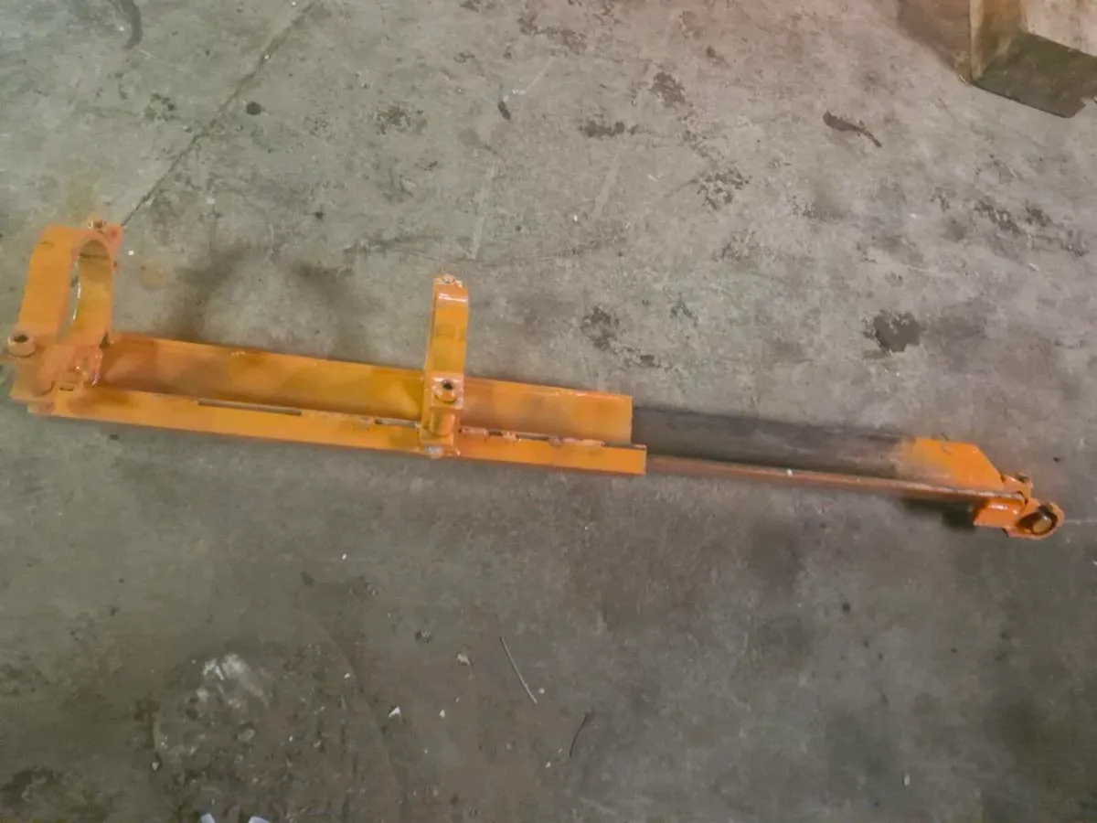 HITACHI 20-30T RAM GUARD - Image 4