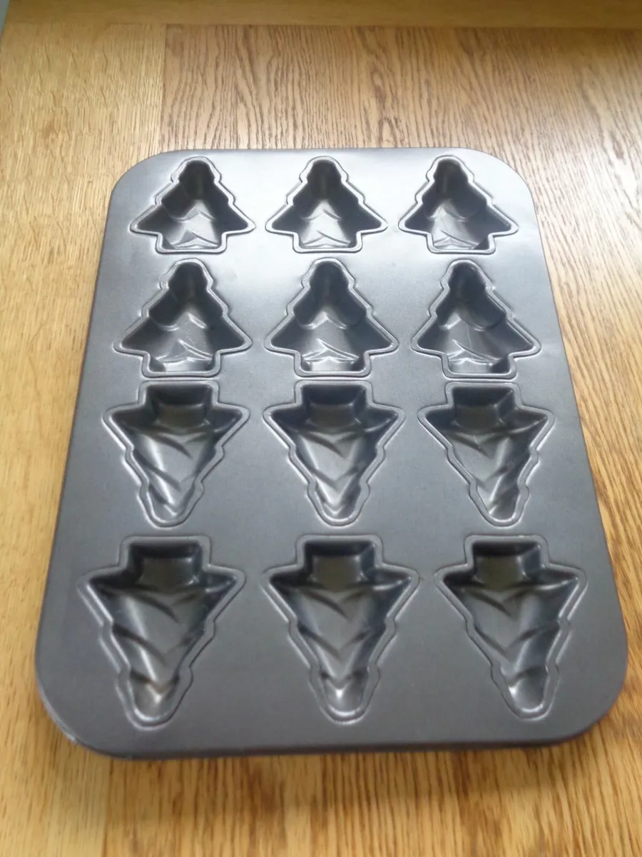 Christmas Tree Baking Tray for Sale - Image 1