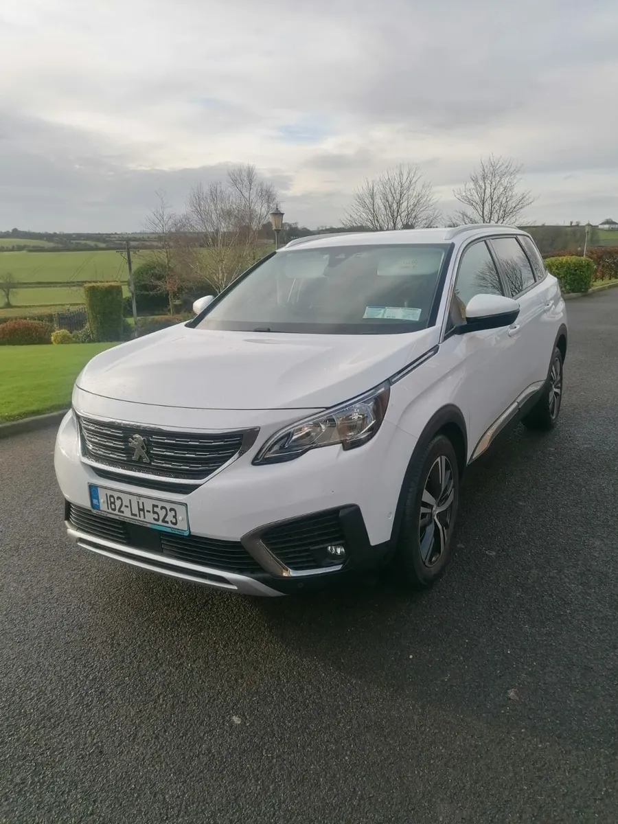 Peugeot 5008 - Image 1