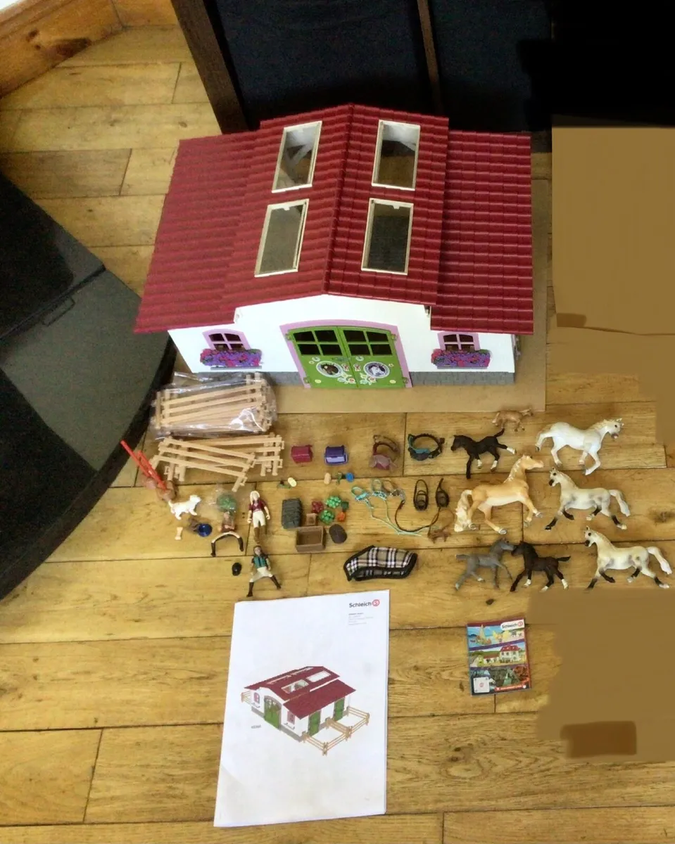 Schleich horse stables - Image 1