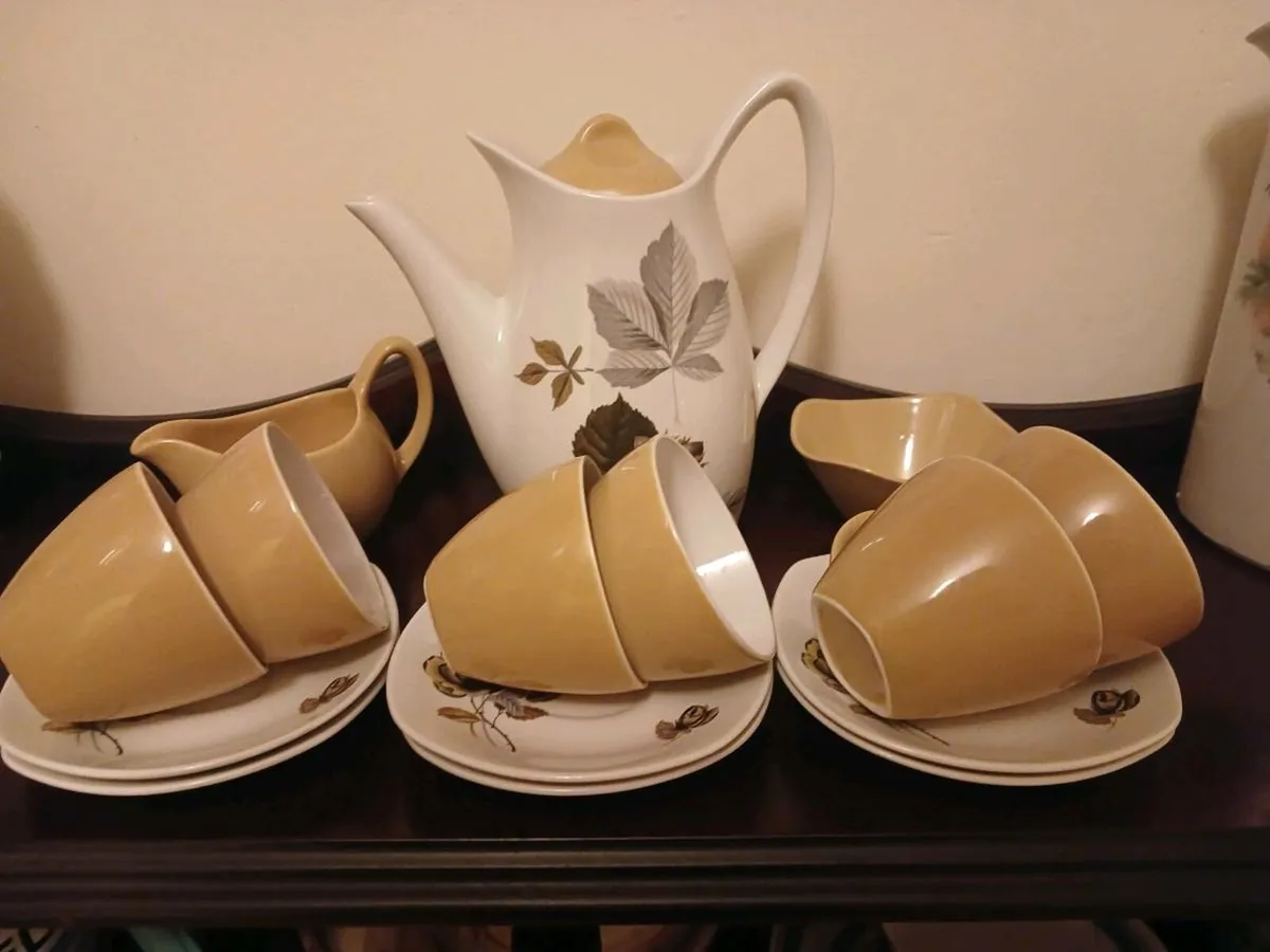 Midwinter Coffee Set - Image 1