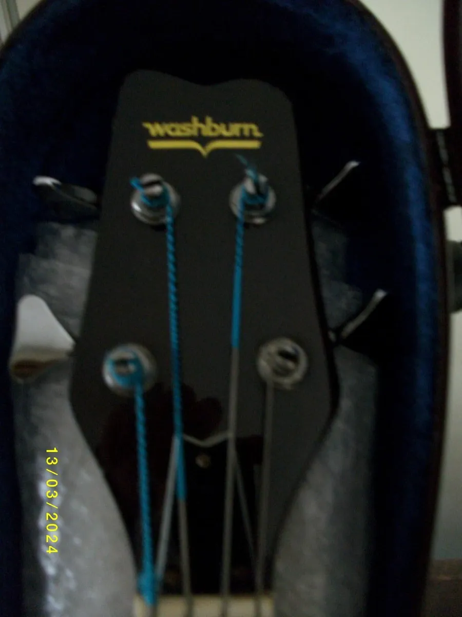 Washburn MIJ Bass guitar - Image 3