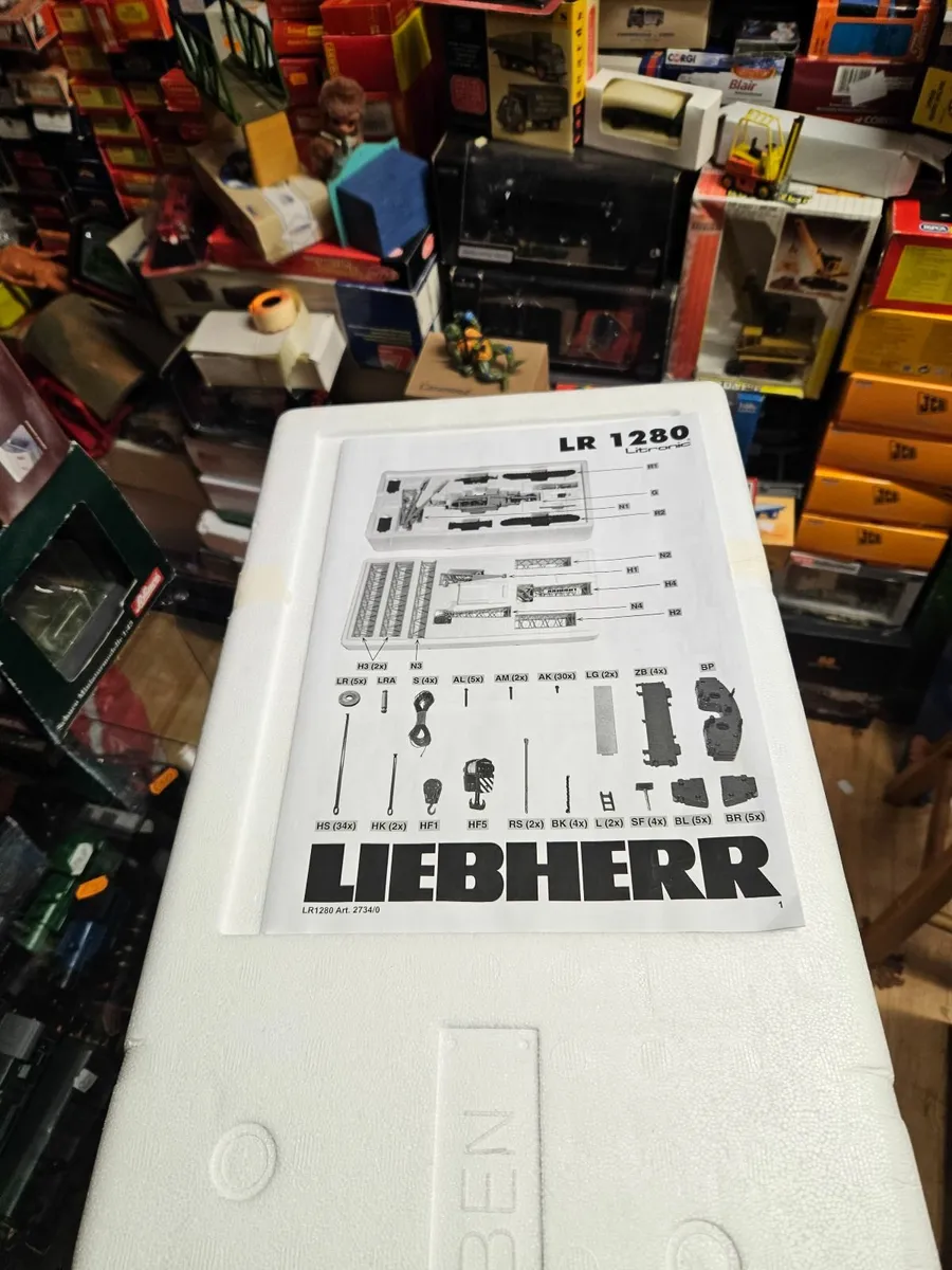 Corgi Conrad Liebherr 1280 Crawler Crane - Image 2