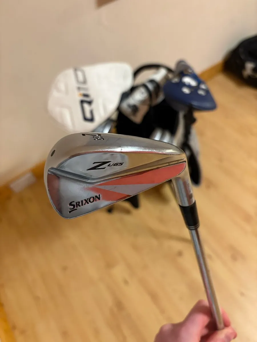 Srixon Zu65 Utility 2 iron (18 degrees) X-Stiff - Image 1