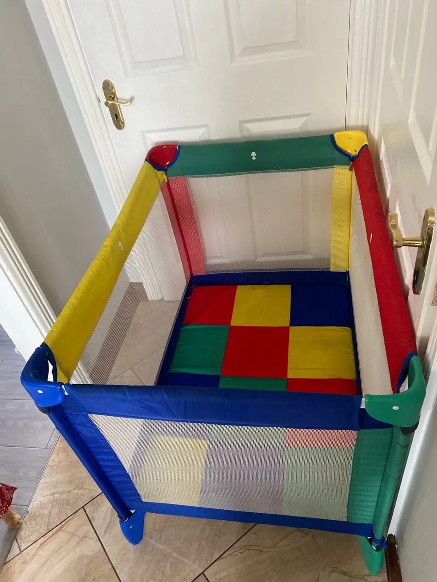 Baby travel cot / playpen - Image 1