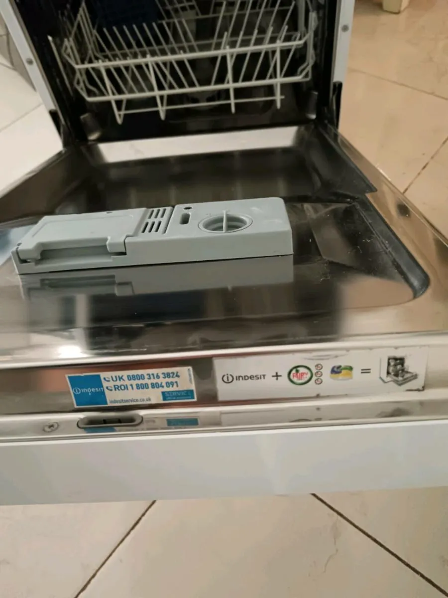 Slimline dishwasher - Image 1