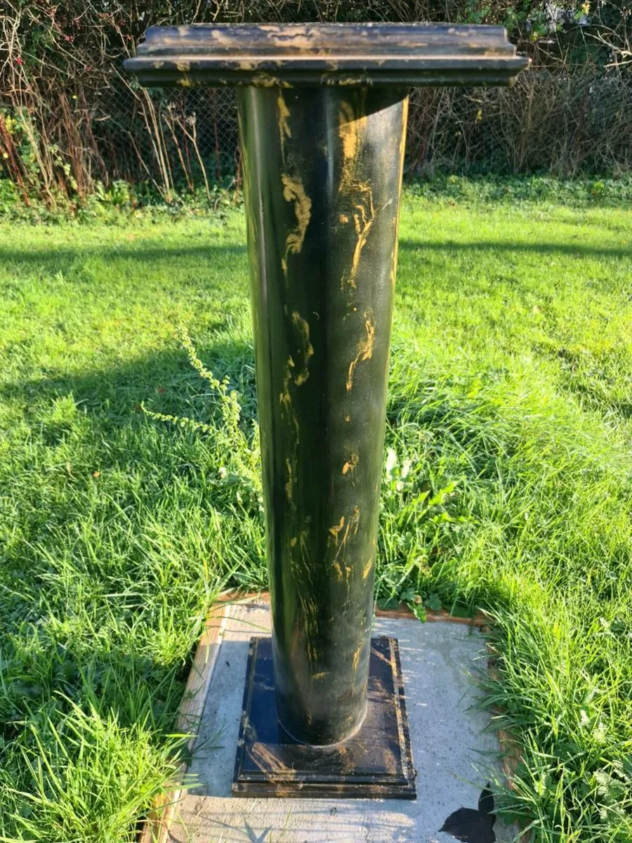 Tall pedestal - Image 4
