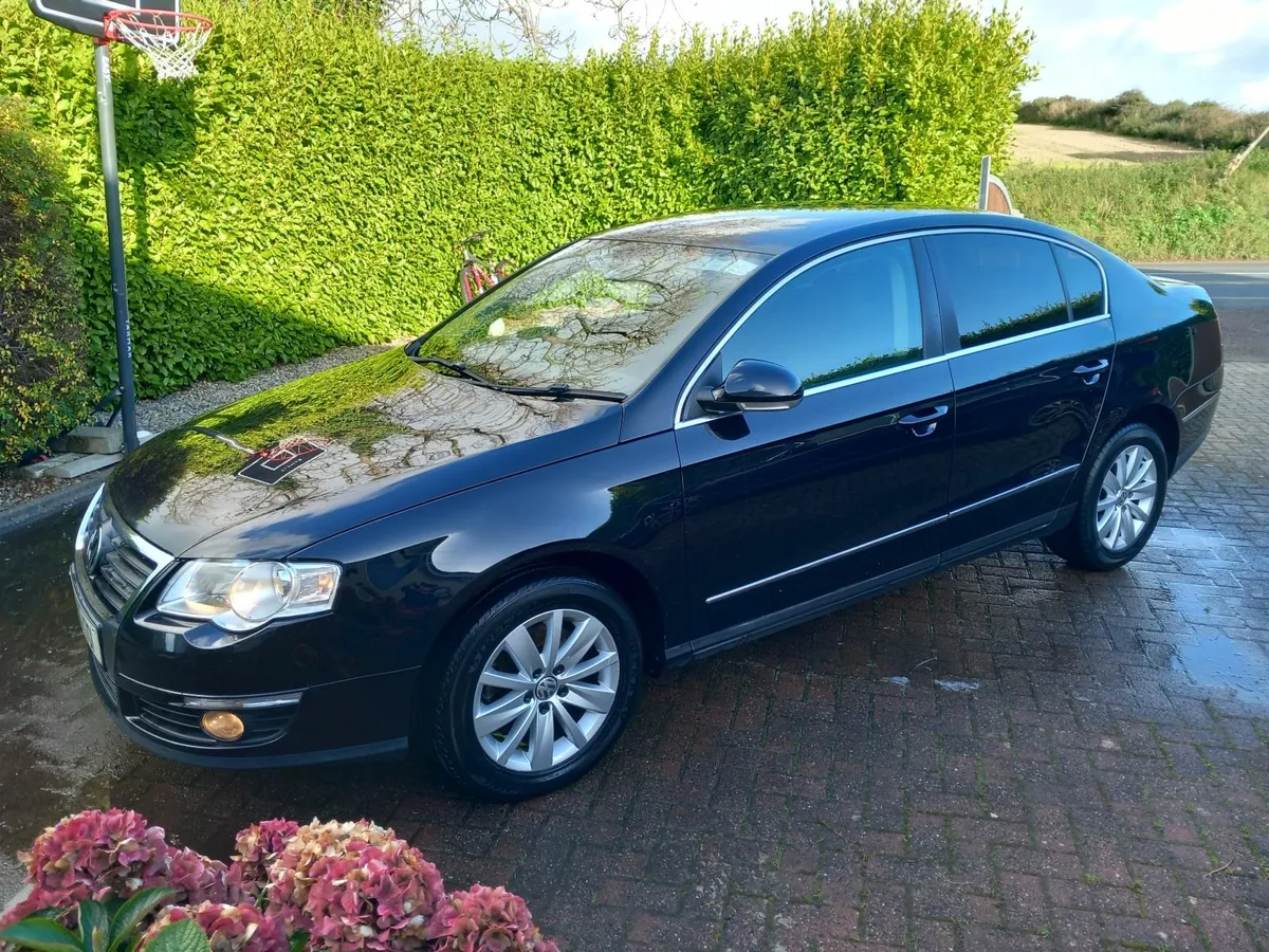 Volkswagen Passat 1.9 TDI 2007 - Image 1