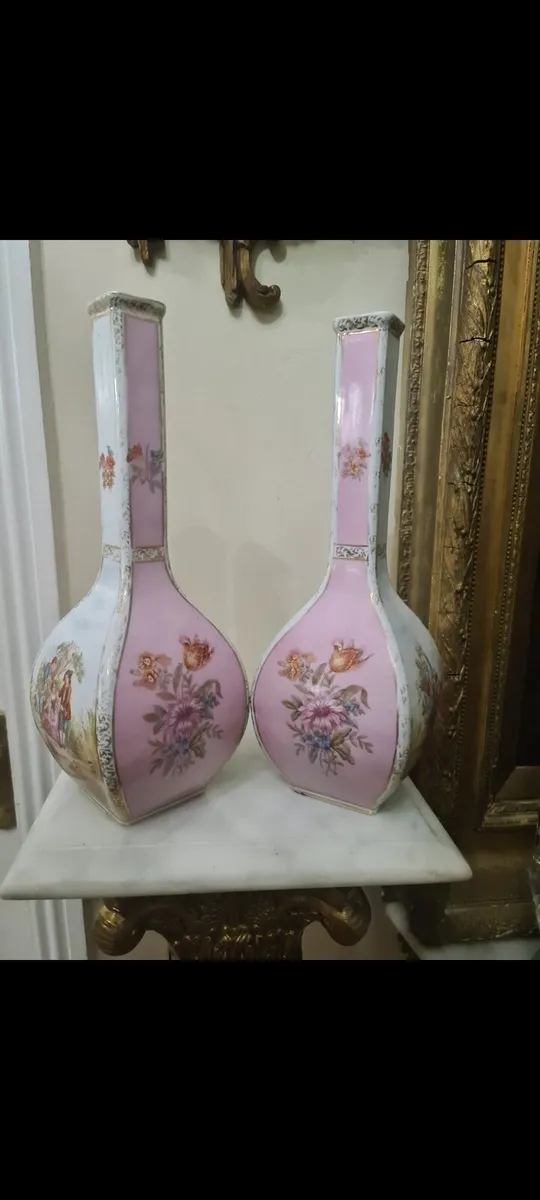 Antique vases POSTAGE AVAILABLE - Image 4