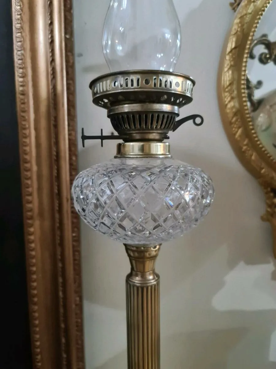 Tall victorian oil lamp - Image 2