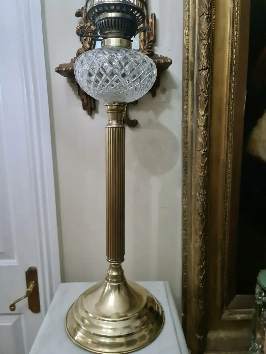 Tall victorian oil lamp - Image 4