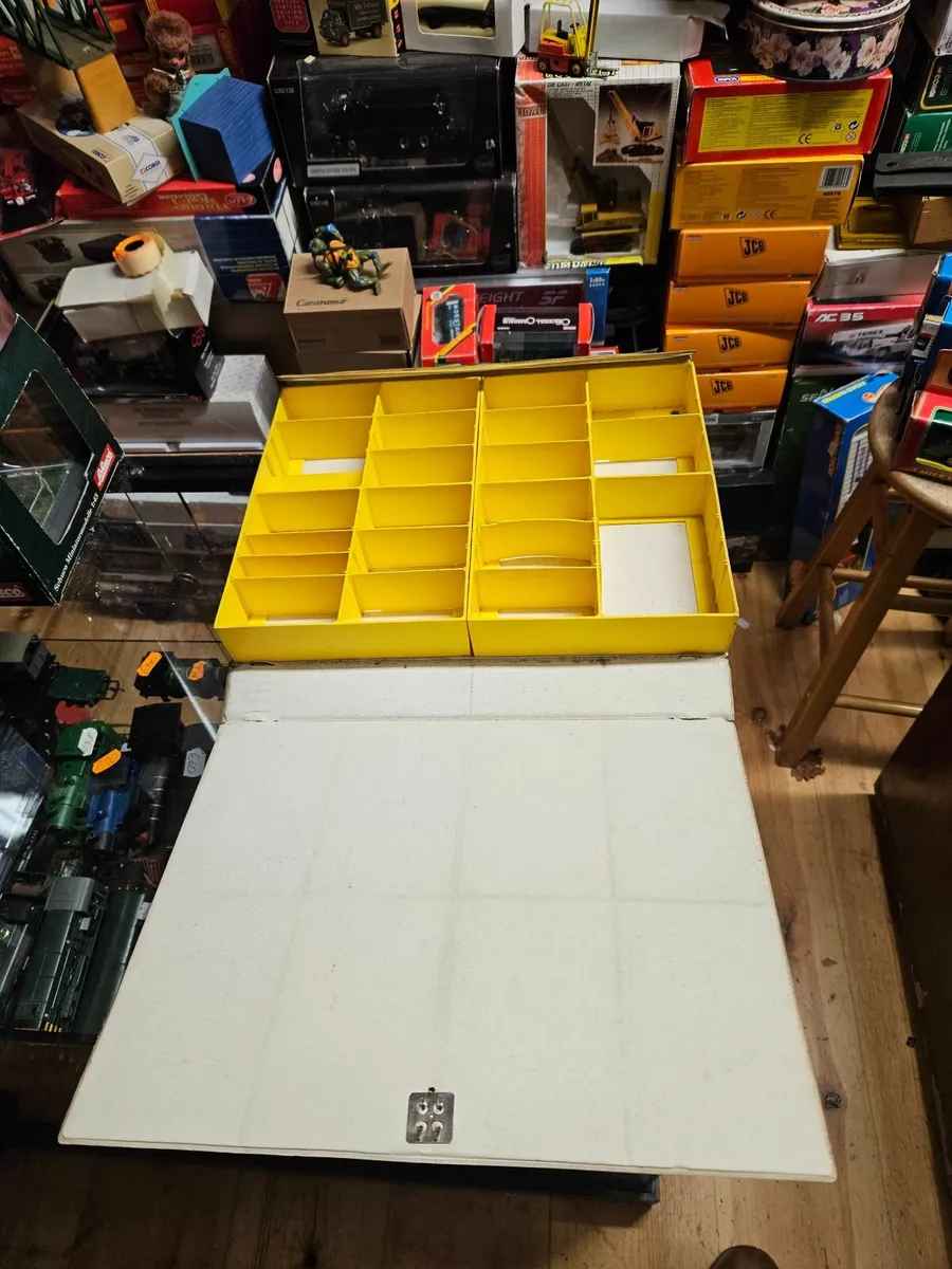 Vintage Hotwheels Collectors Case - Image 2