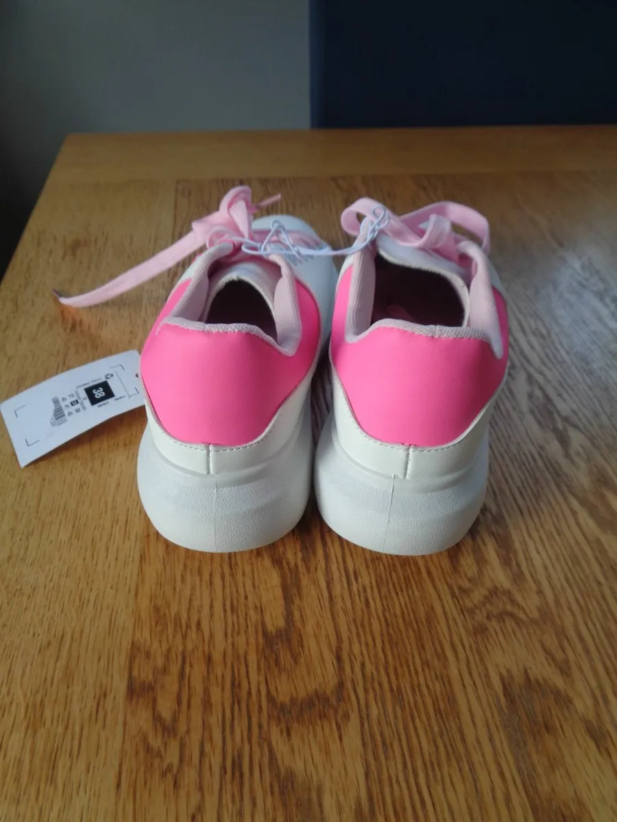 Savida Ladies Runners for Sale - Image 4