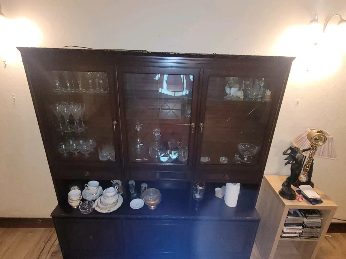 Display Cabinet - Image 1