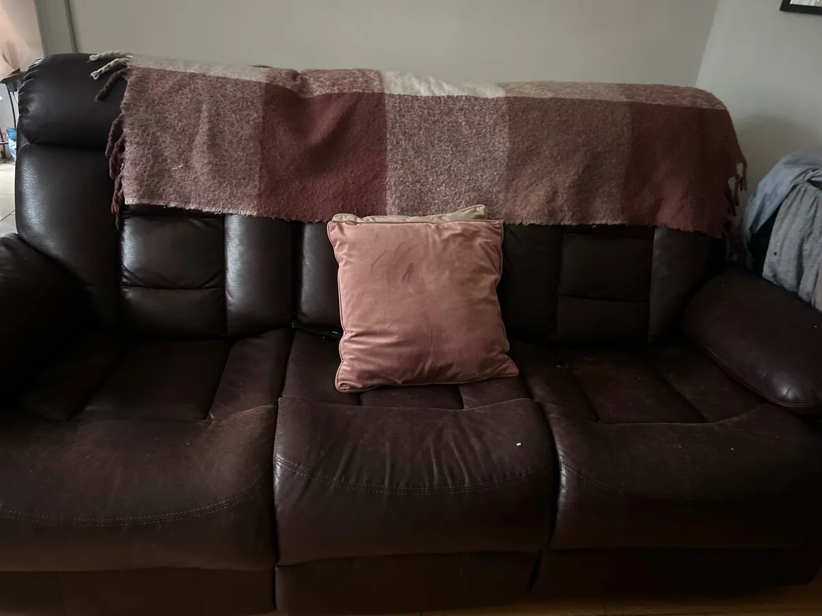 Free leather sofa - Image 2