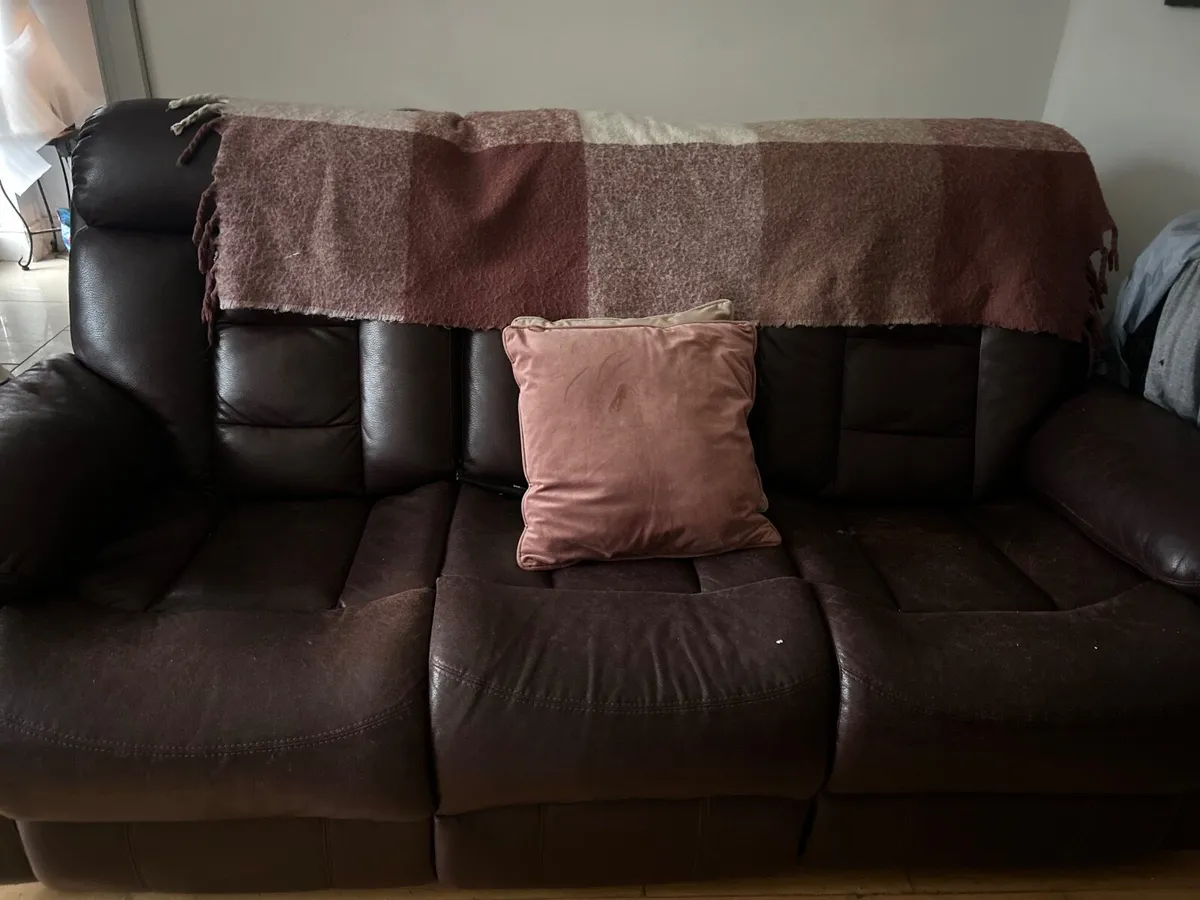 Free leather sofa - Image 1