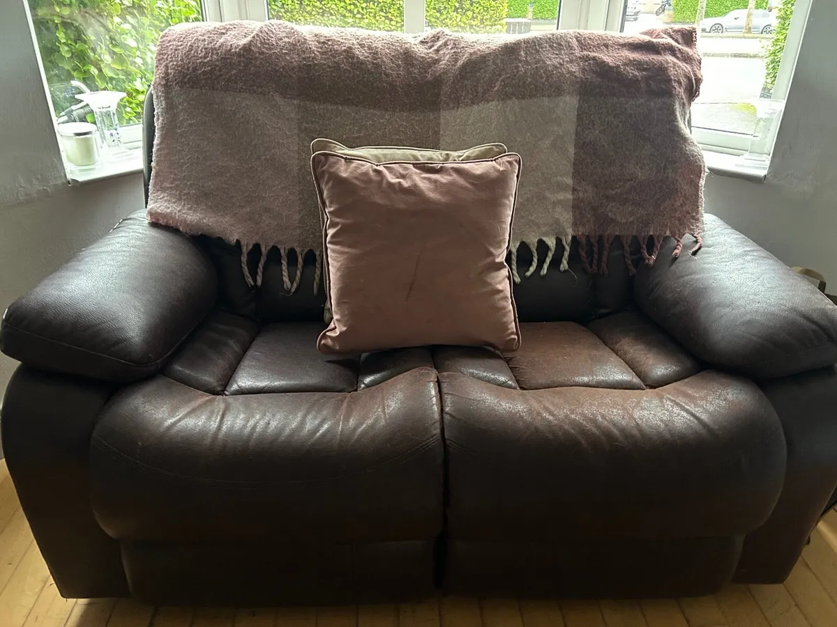 Free leather sofa - Image 4
