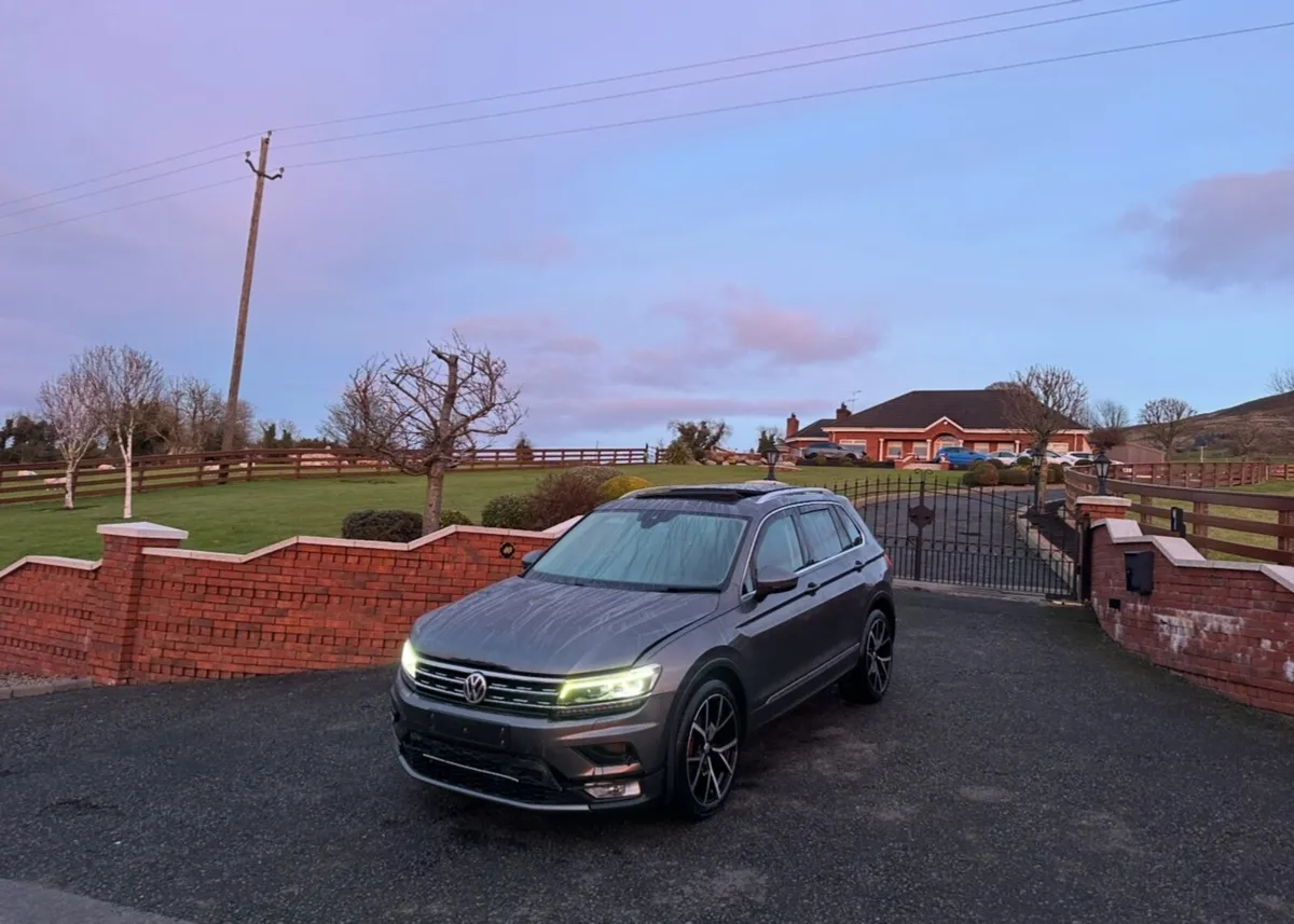 2017 Volkswagen Tiguan SEL - Image 1
