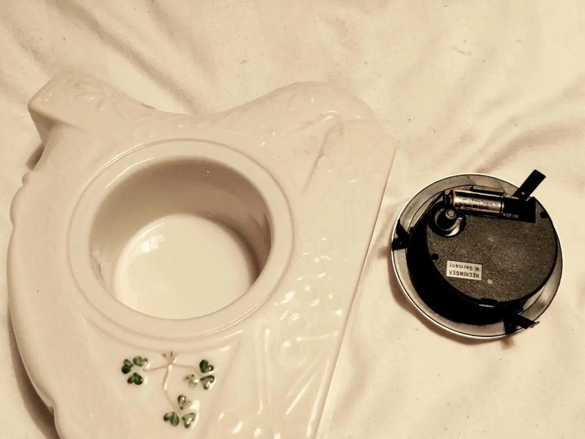 DONEGAL PARIAN CHINA, Large Harp Mantle Clock ! - Image 3