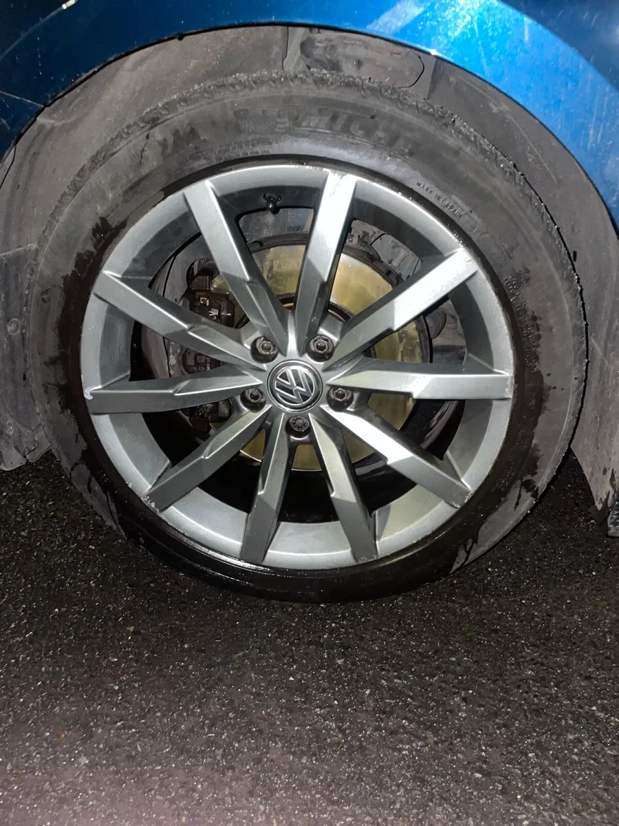 VW Passat 18in rims original - Image 3