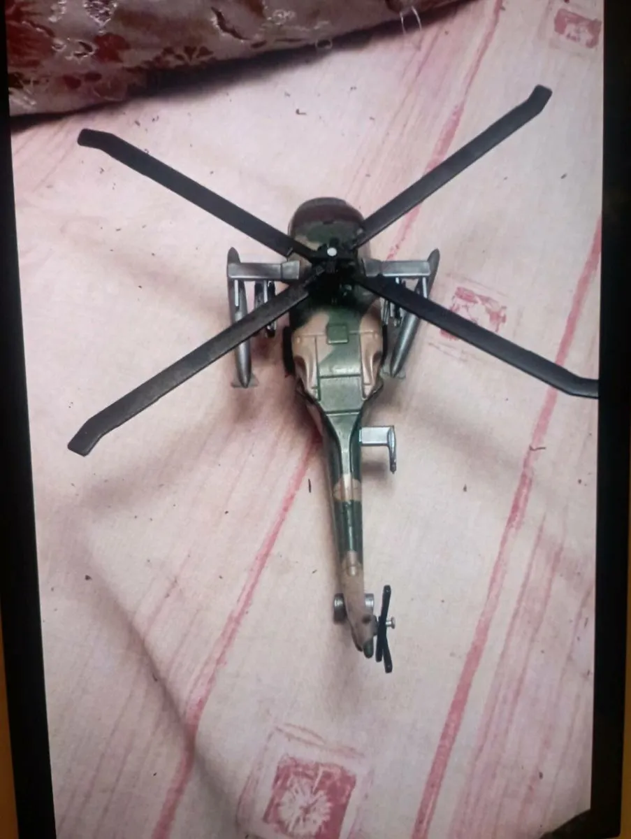 MAISTO TAILWINDS AH-64 APACHE DIE-CAST MODLE - Image 3