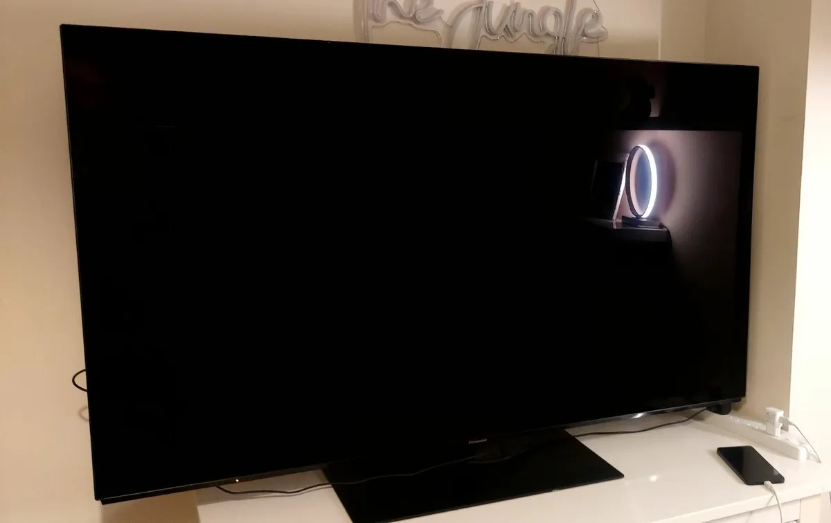 Tv Panasonic Tx55fz802b - Image 3