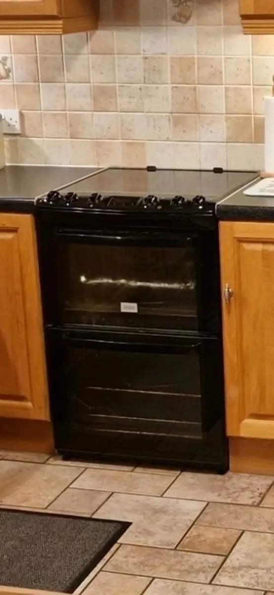 Kitchen Table - Image 3