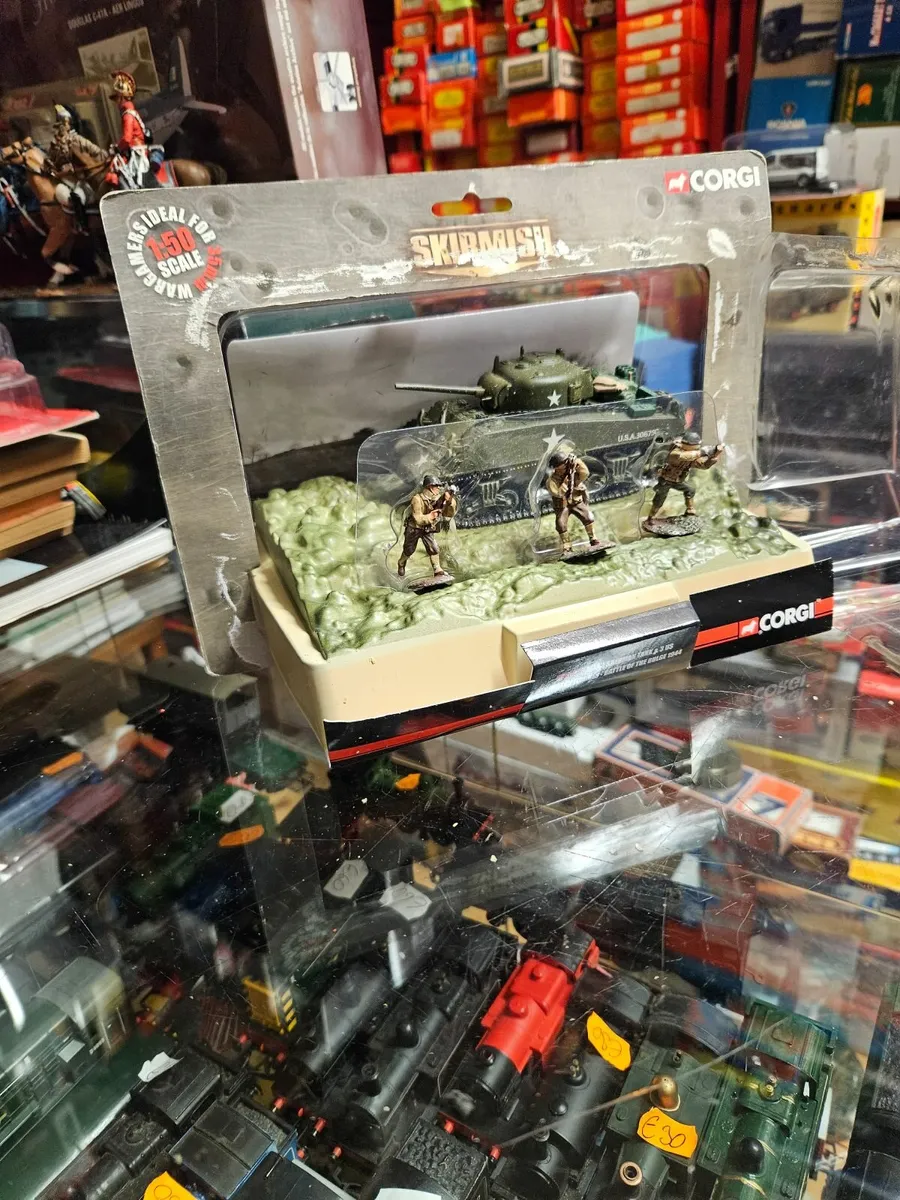Corgi Skirmish Sherman Tank - Image 1