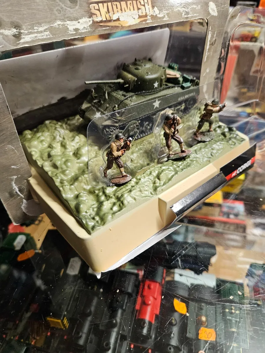 Corgi Skirmish Sherman Tank - Image 2