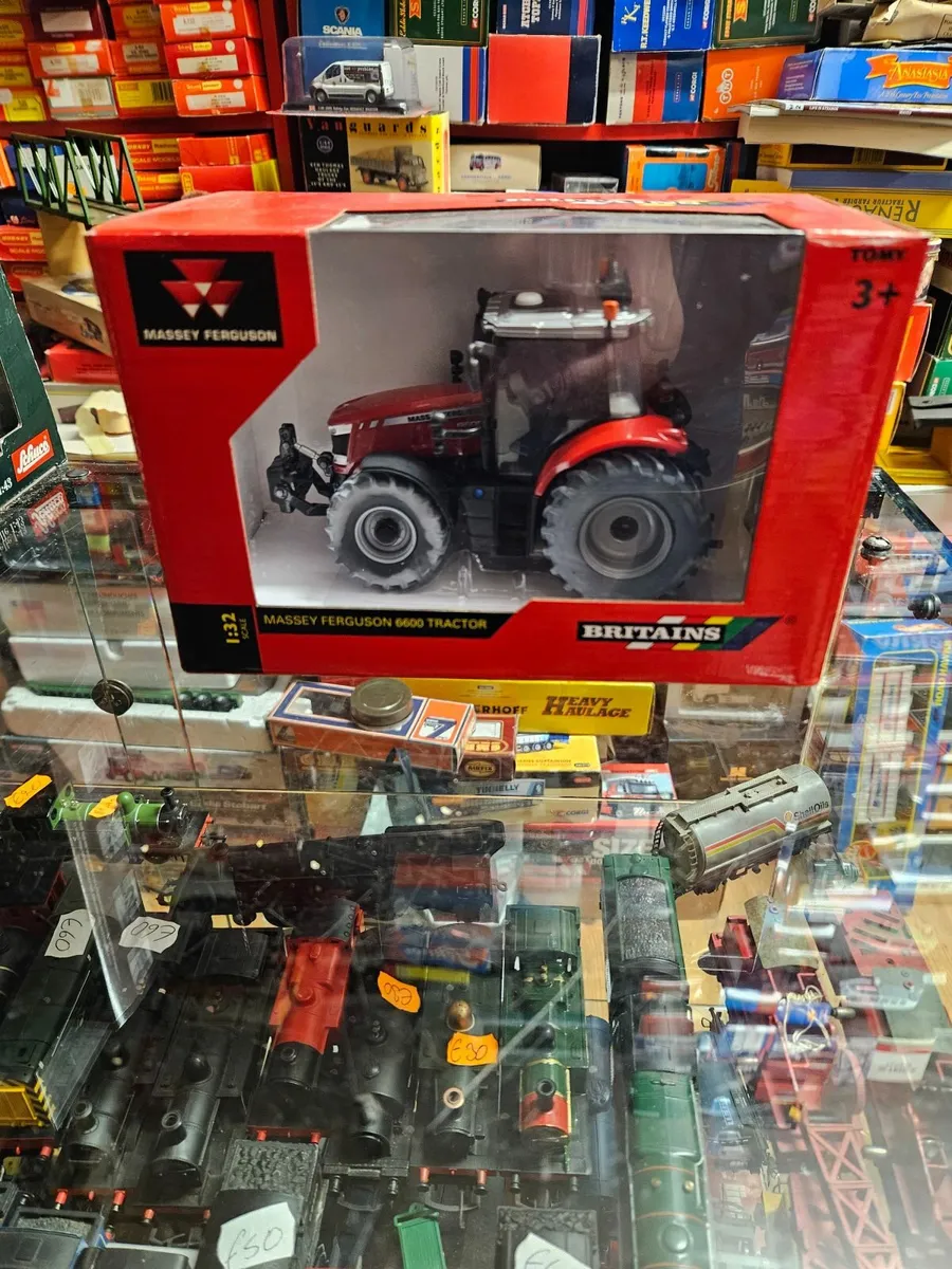 Britains Massey Ferguson Tractor - Image 1