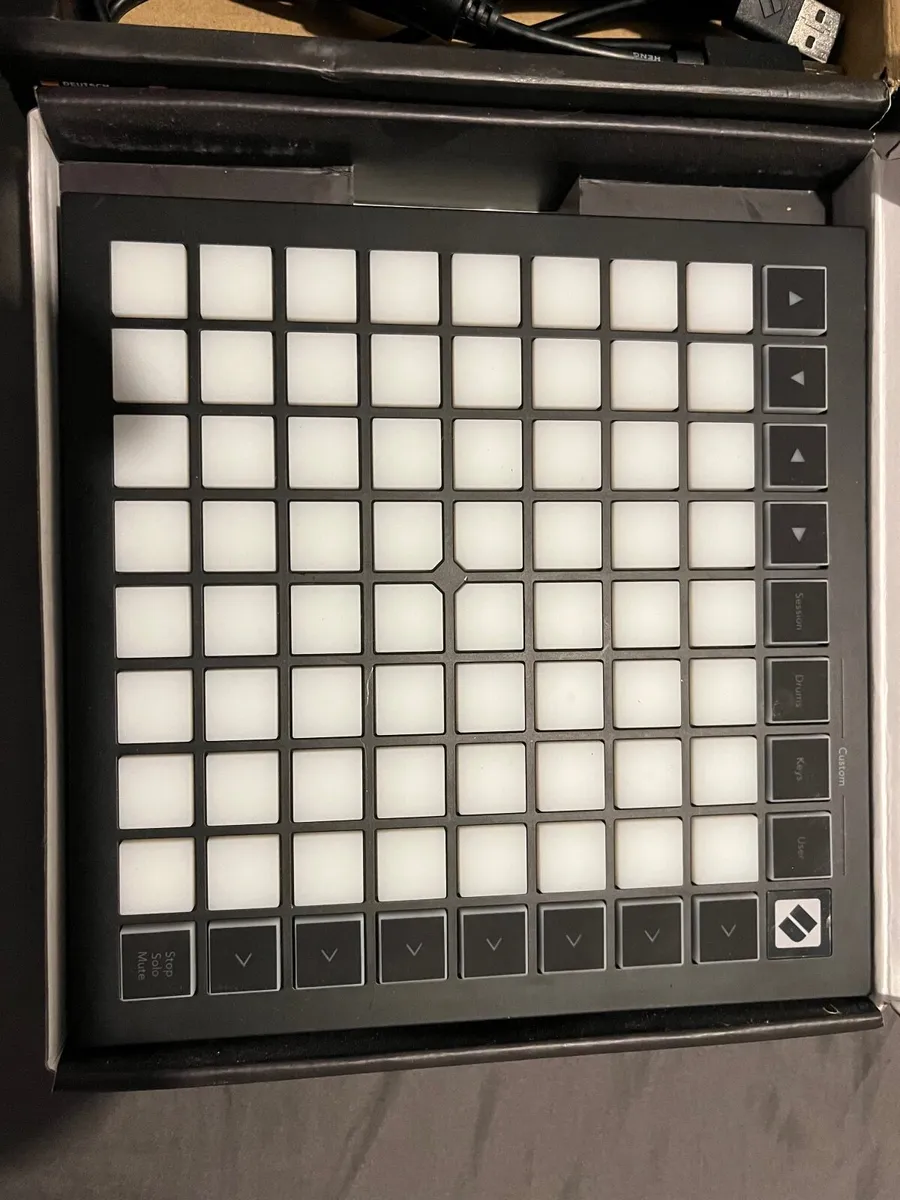 Launchpad and Launchkey (piano and drum machine) - Image 2