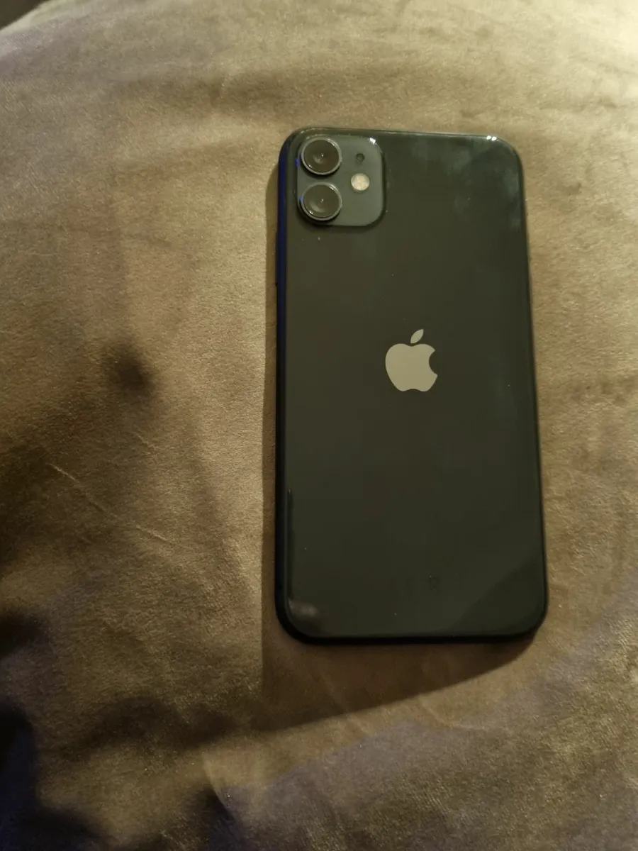I phone 11 - Image 2