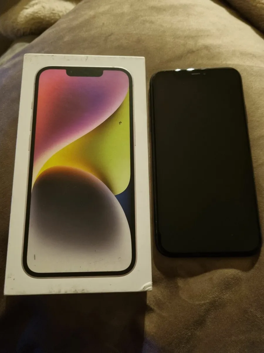 I phone 11 - Image 3