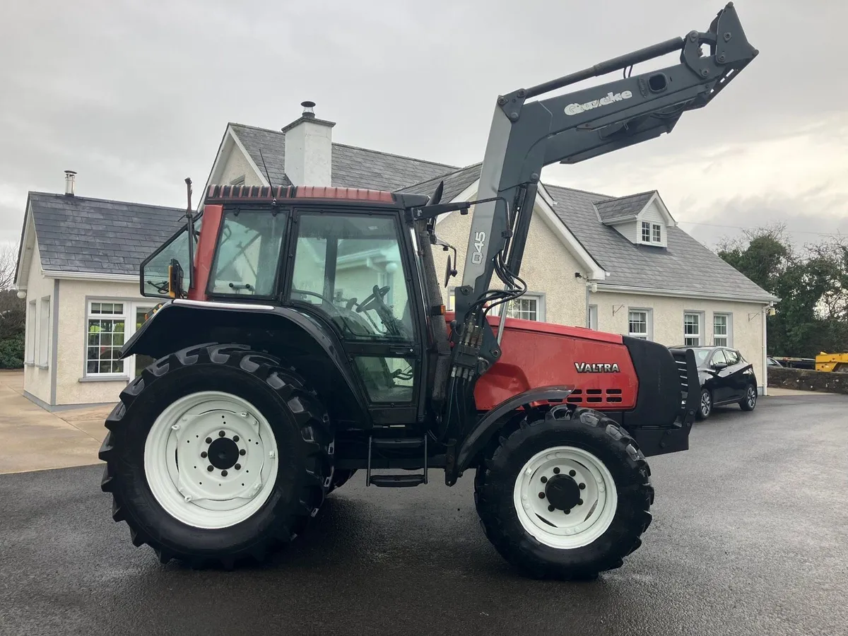 VALTRA 6350 4WD with Loader - Image 4