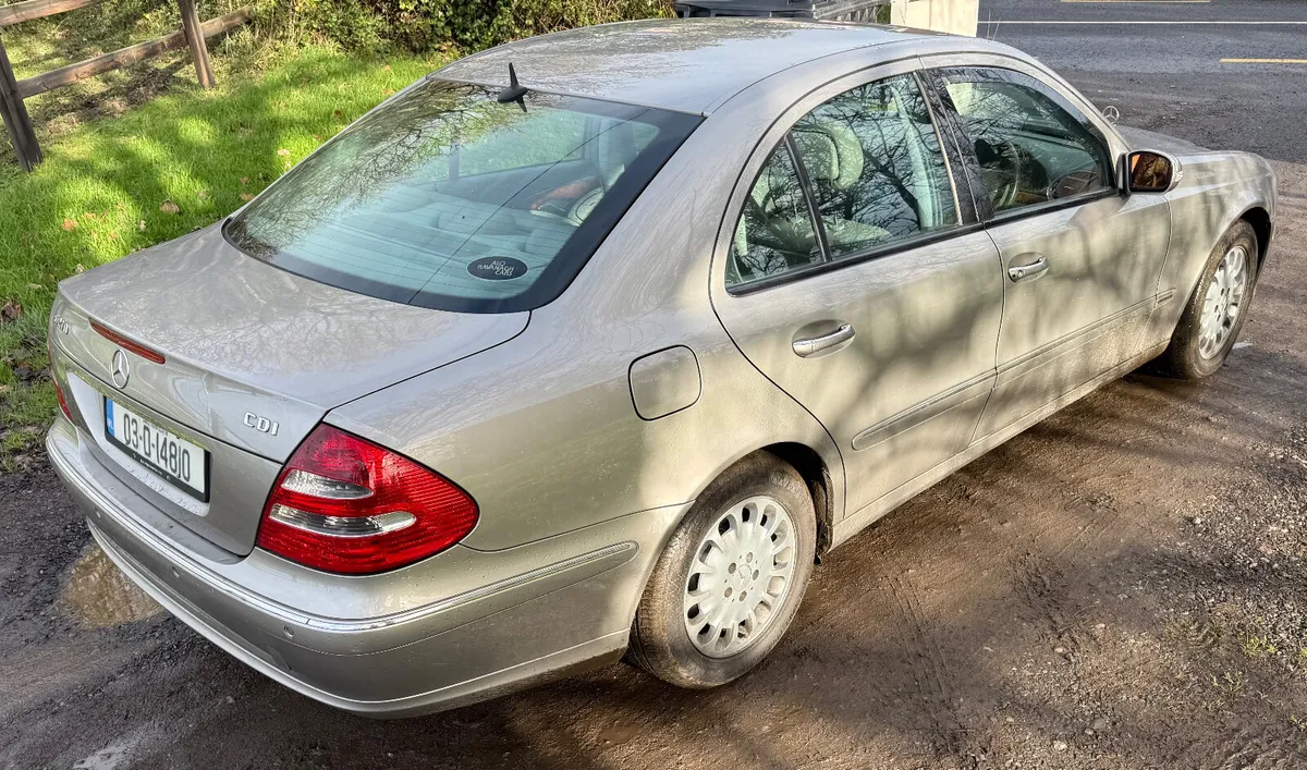 Mercedes-Benz E270 CDI 2003 - Image 4
