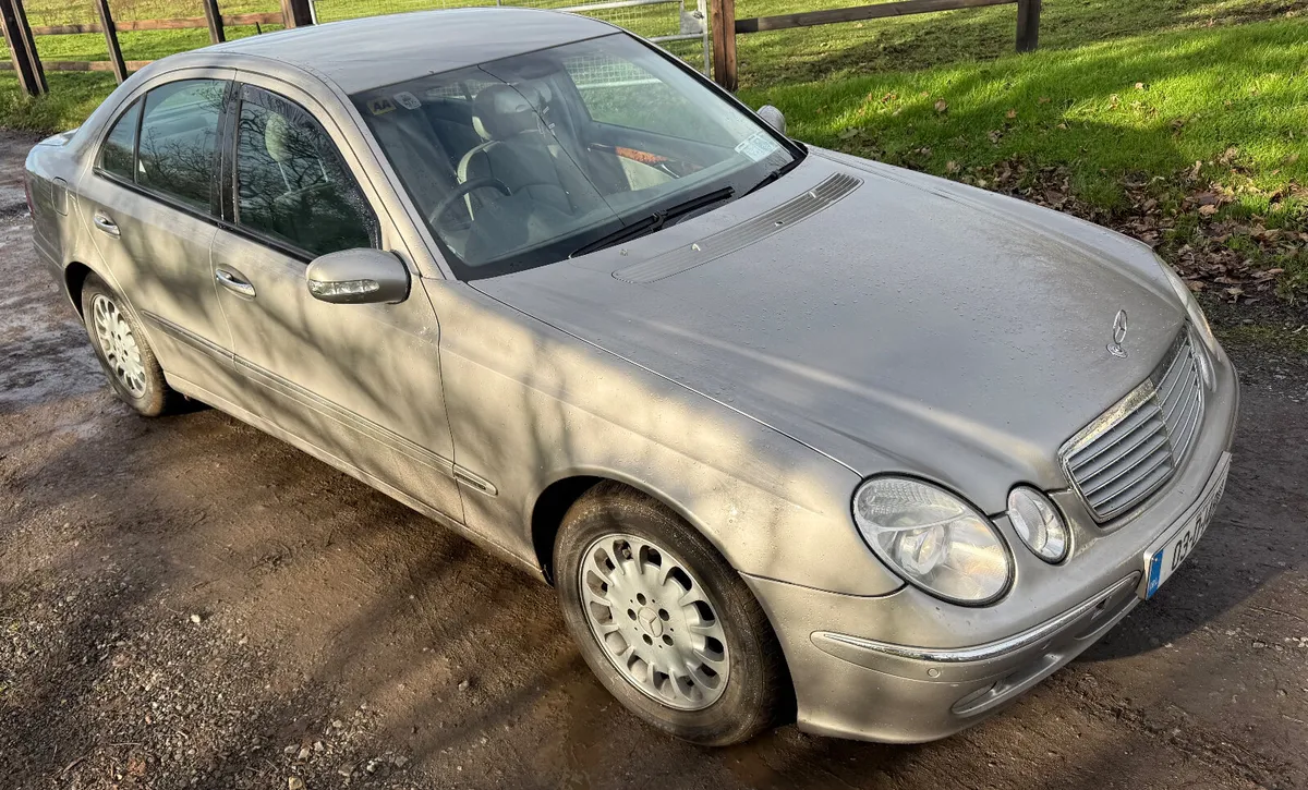 Mercedes-Benz E270 CDI 2003 - Image 2