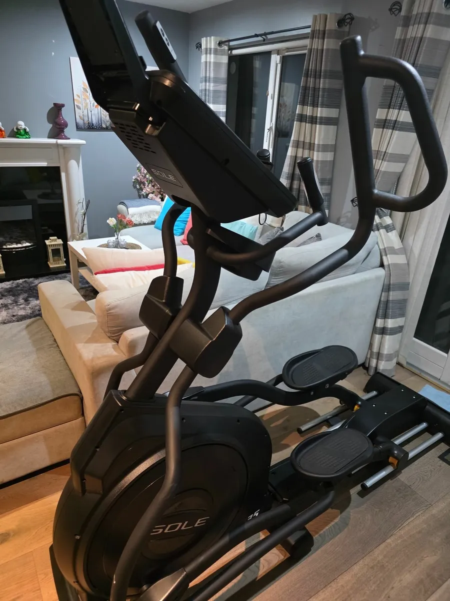 Elliptical Trainer Sole E35 - Image 2