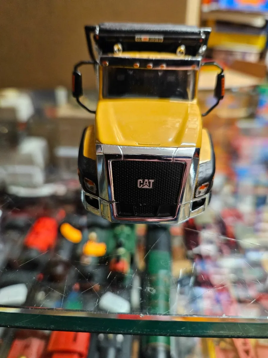 Corgi Diecast Master Caterpillar Tipper - Image 1