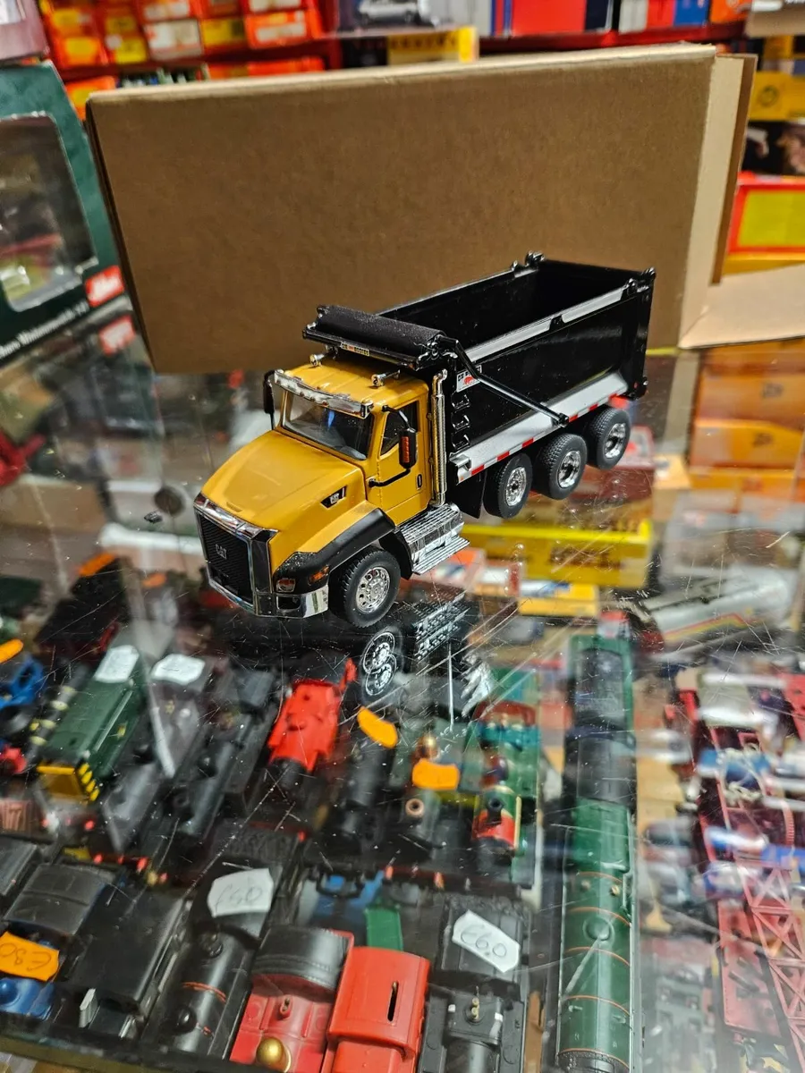Corgi Diecast Master Caterpillar Tipper - Image 4