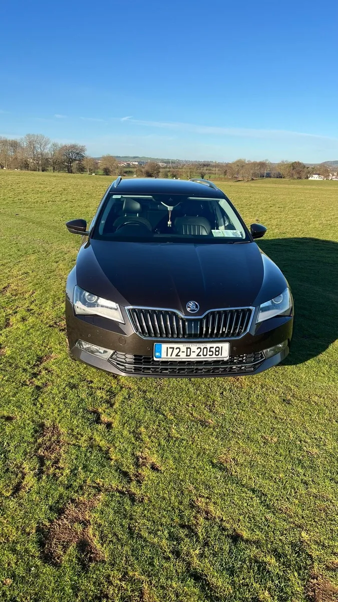 2.0 TDI LAURIN & KLEMENT 150PS 5DR A AUTO - Image 2