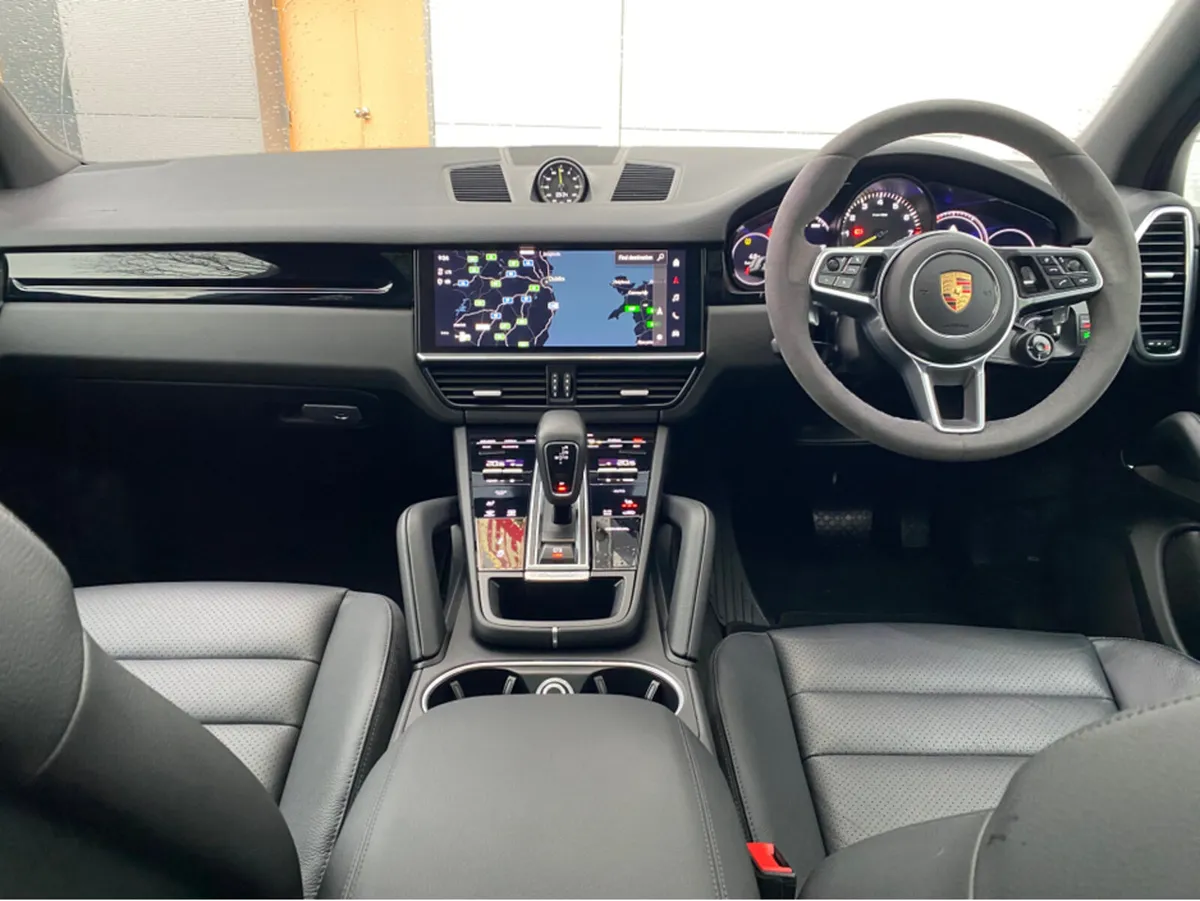 Porsche Cayenne 3.0 V6 E-HYBRID PLATINUM EDITION 5 - Image 3