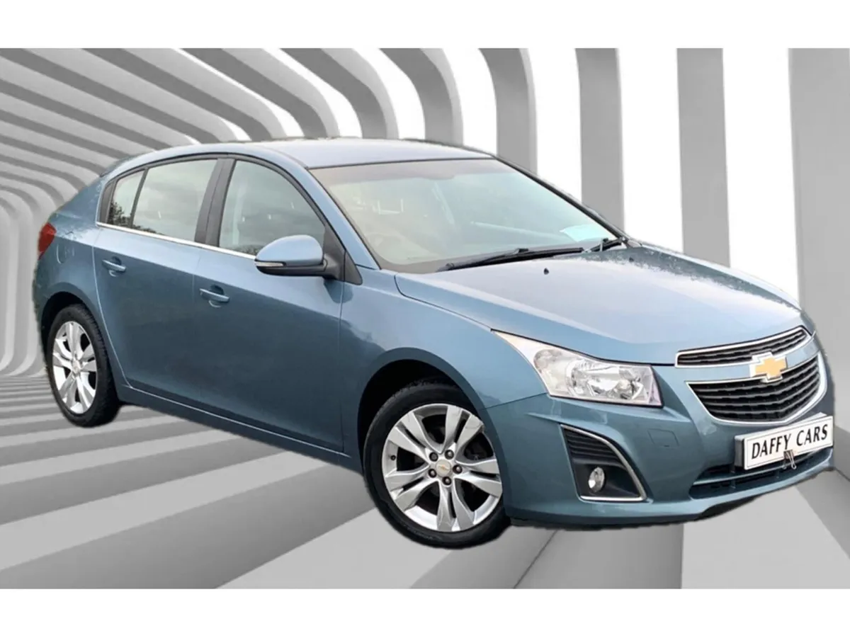 Chevrolet Cruze 1.8 LTZ NAV 5DR AUTO - Image 2