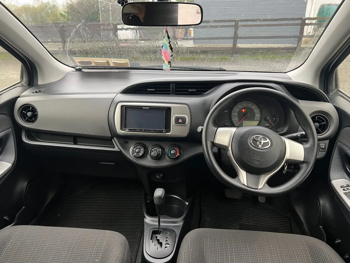 Toyota Yaris /vitz 2016 - Image 2